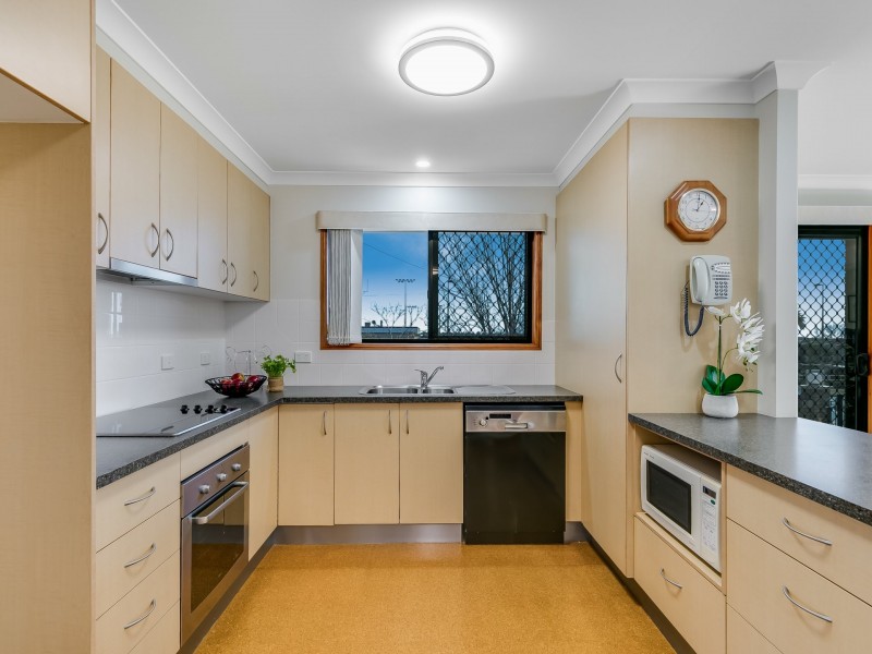 1/312A Hume Street, Centenary Heights QLD 4350