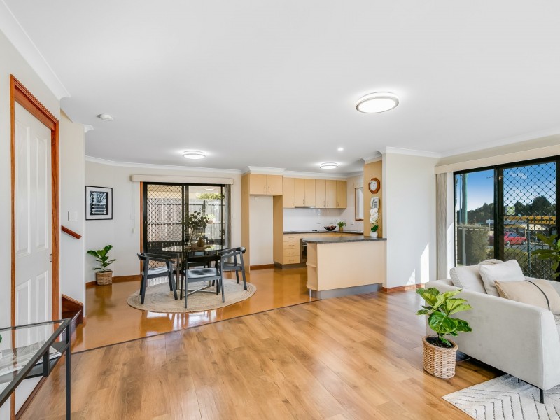 1/312A Hume Street, Centenary Heights QLD 4350