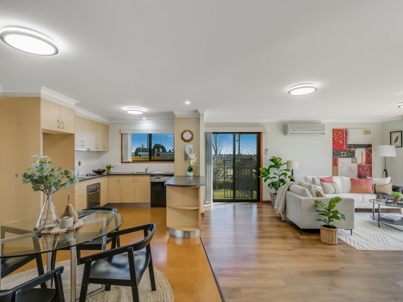 1/312A Hume Street, Centenary Heights QLD 4350