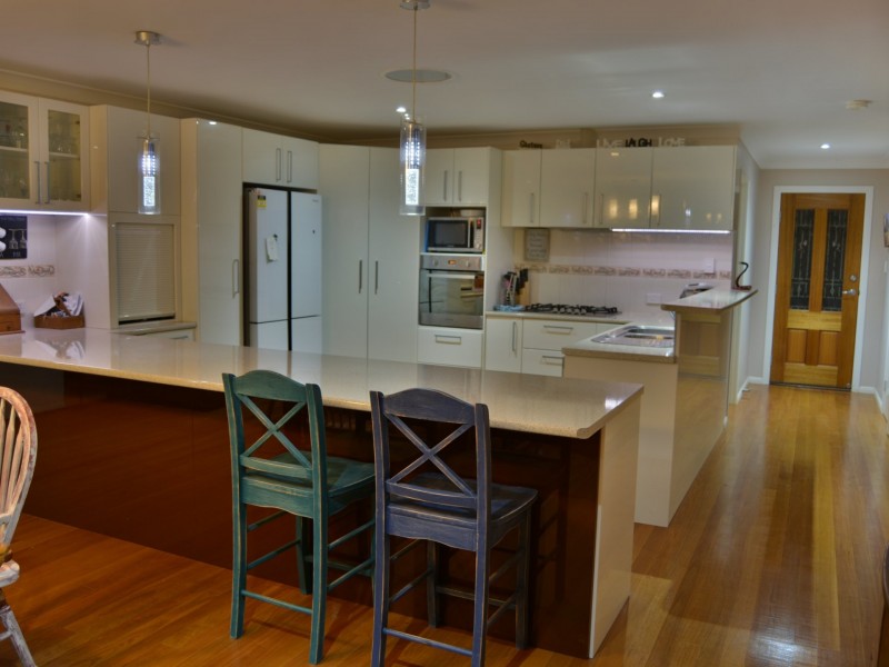 10 Lookout Place, Rosenthal Heights QLD 4370