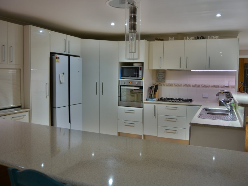 10 Lookout Place, Rosenthal Heights QLD 4370