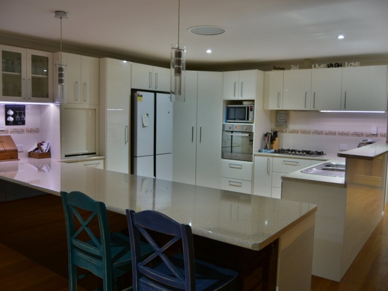 10 Lookout Place, Rosenthal Heights QLD 4370