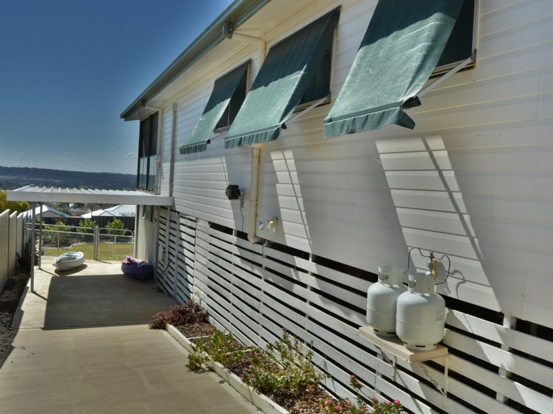 10 Lookout Place, Rosenthal Heights QLD 4370