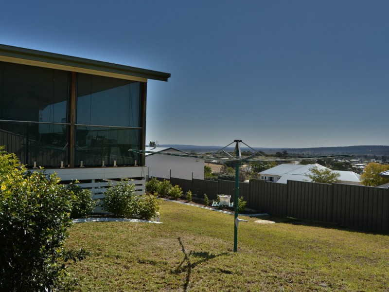 10 Lookout Place, Rosenthal Heights QLD 4370