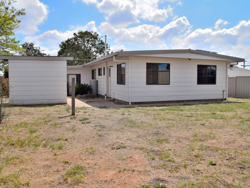 16 O’Brien Street, Warwick QLD 4370