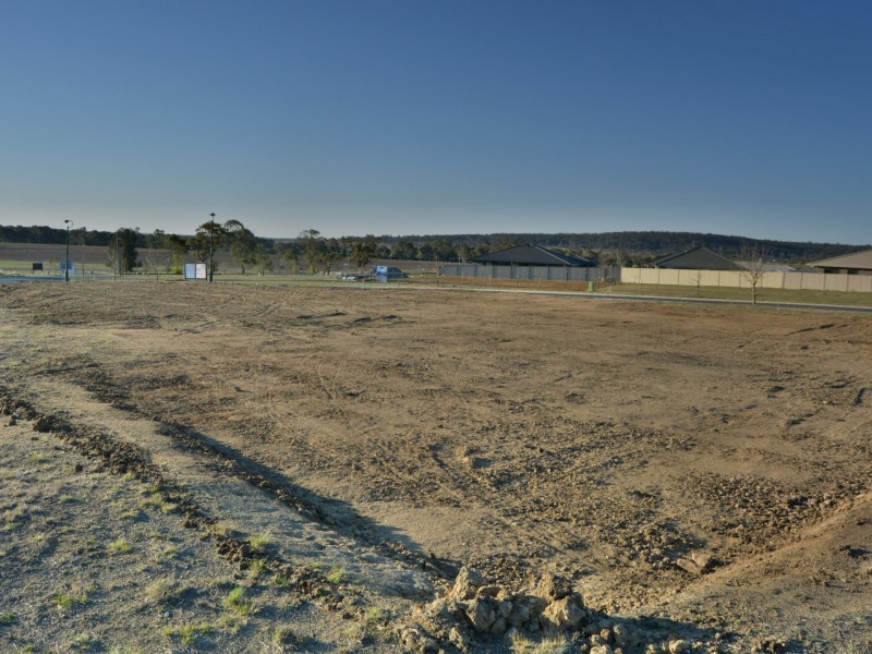 1 Derby Drive, Rosenthal Heights QLD 4370