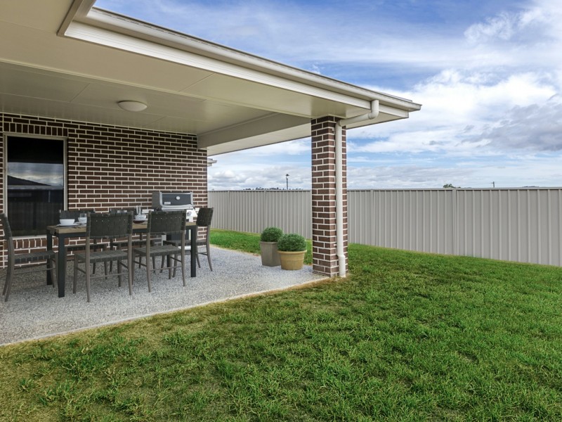 2 Derby Drive, Rosenthal Heights QLD 4370