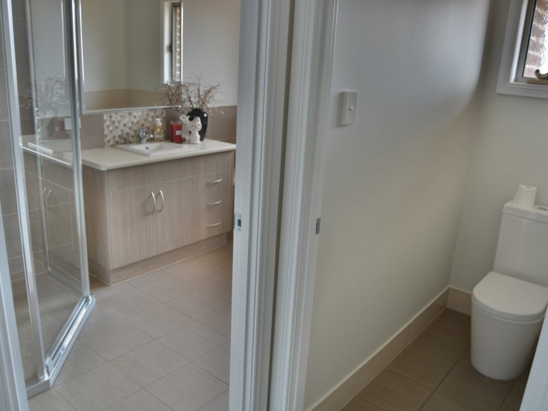 2 Derby Drive, Rosenthal Heights QLD 4370