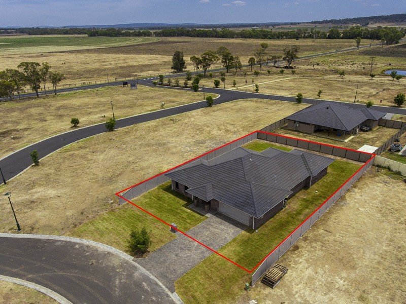 2 Derby Drive, Rosenthal Heights QLD 4370