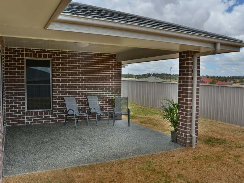 2 Derby Drive, Rosenthal Heights QLD 4370