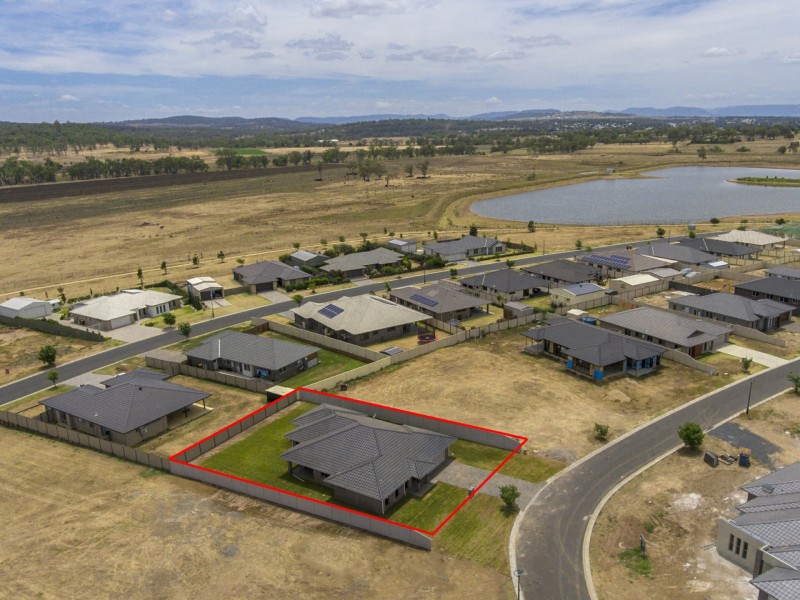 2 Derby Drive, Rosenthal Heights QLD 4370