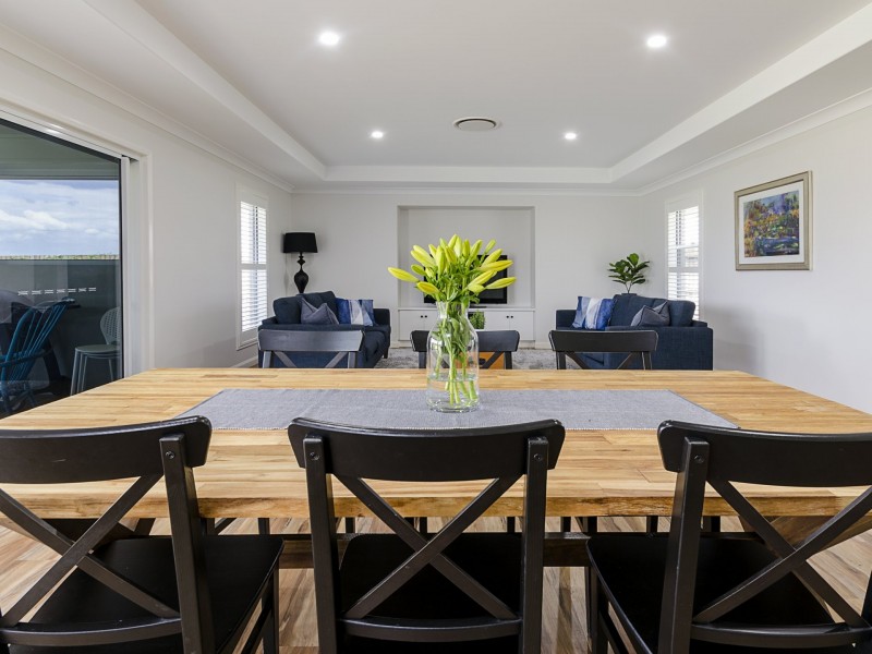 18 Lakeview Avenue, Rosenthal Heights QLD 4370