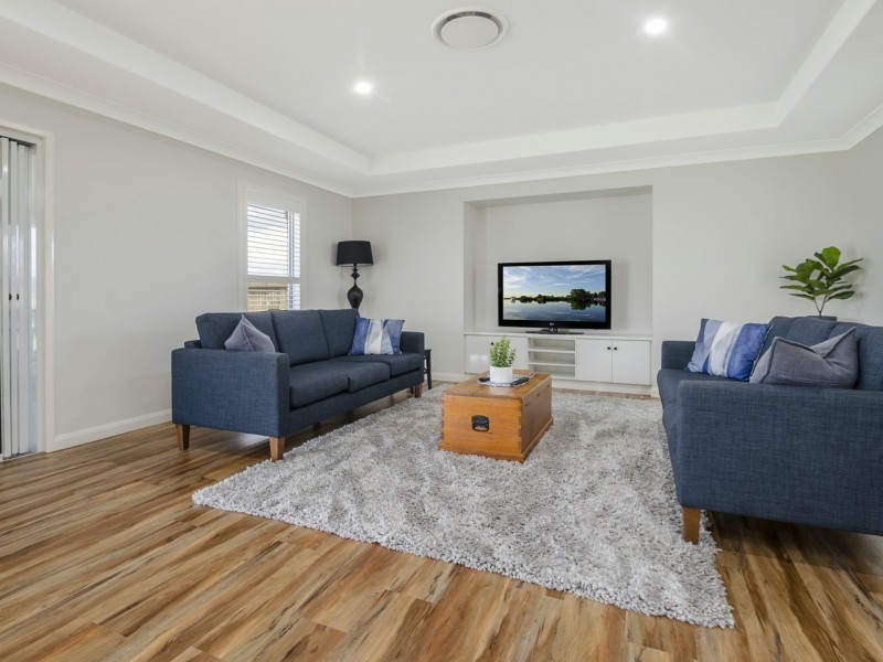 18 Lakeview Avenue, Rosenthal Heights QLD 4370