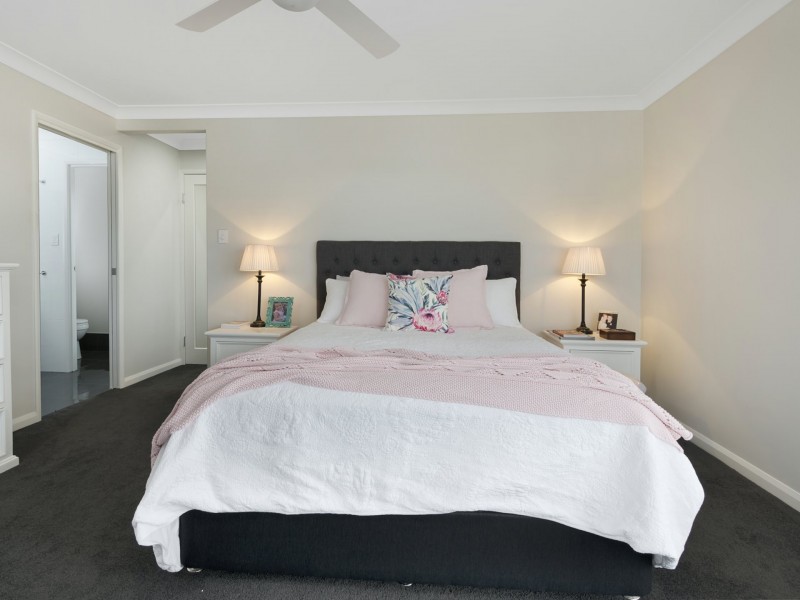 18 Lakeview Avenue, Rosenthal Heights QLD 4370