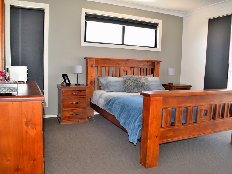 15 Capital Drive, Rosenthal Heights QLD 4370