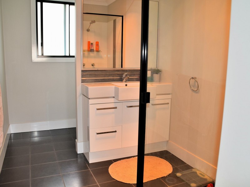 15 Capital Drive, Rosenthal Heights QLD 4370