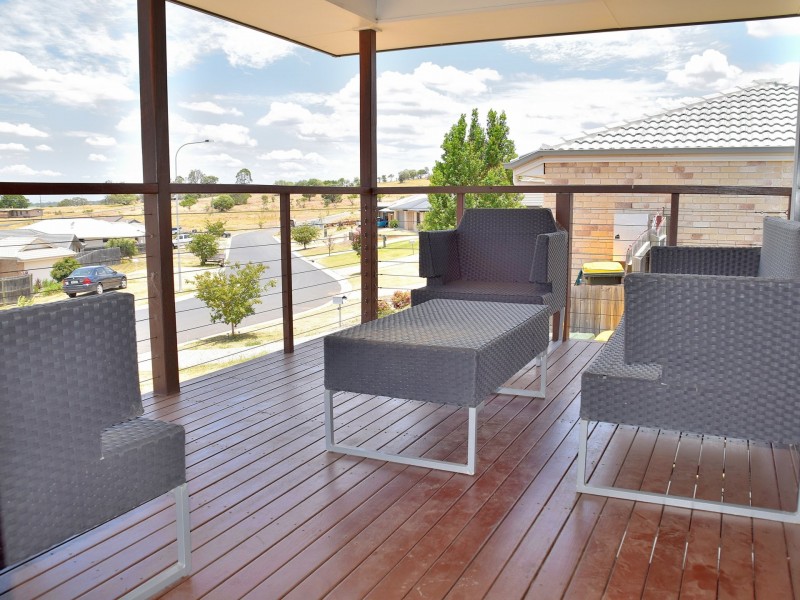 15 Capital Drive, Rosenthal Heights QLD 4370