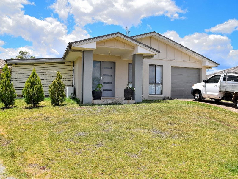 8 Rose Lea Court, Warwick QLD 4370
