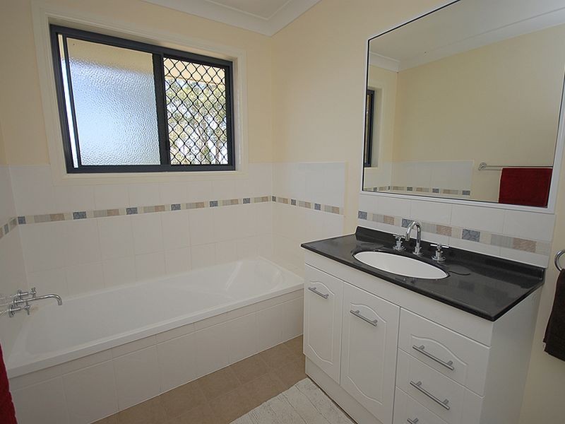 5 Charlie Doy Place, Warwick QLD 4370