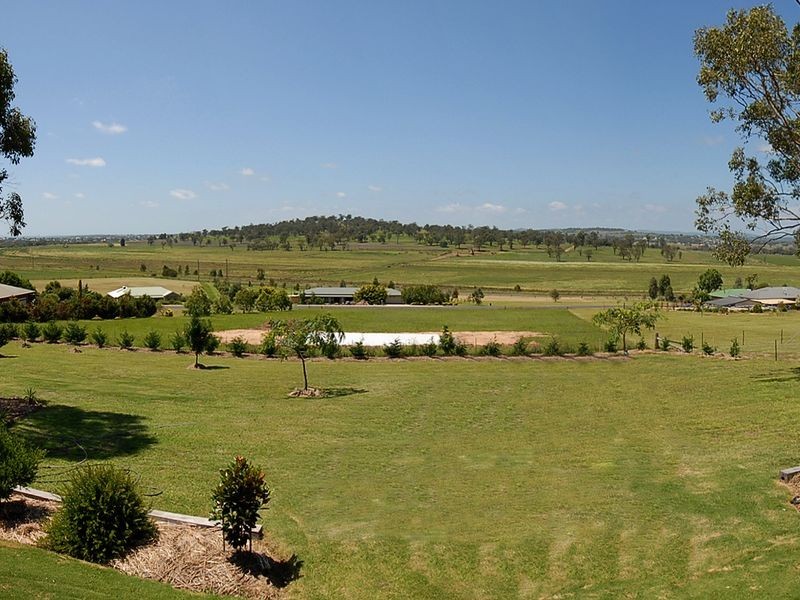 5 Charlie Doy Place, Warwick QLD 4370