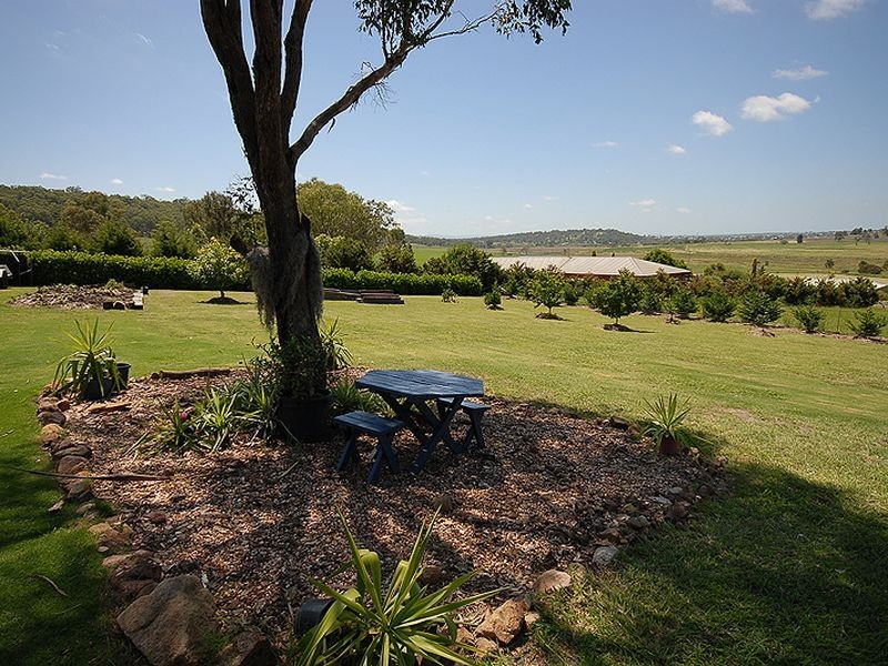 5 Charlie Doy Place, Warwick QLD 4370