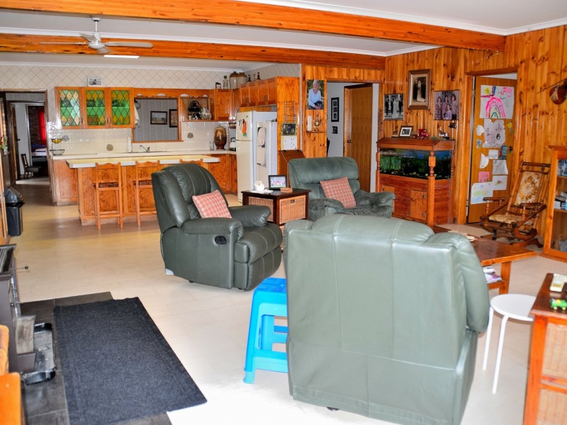 15290 Cunningham Highway, Wheatvale QLD 4370