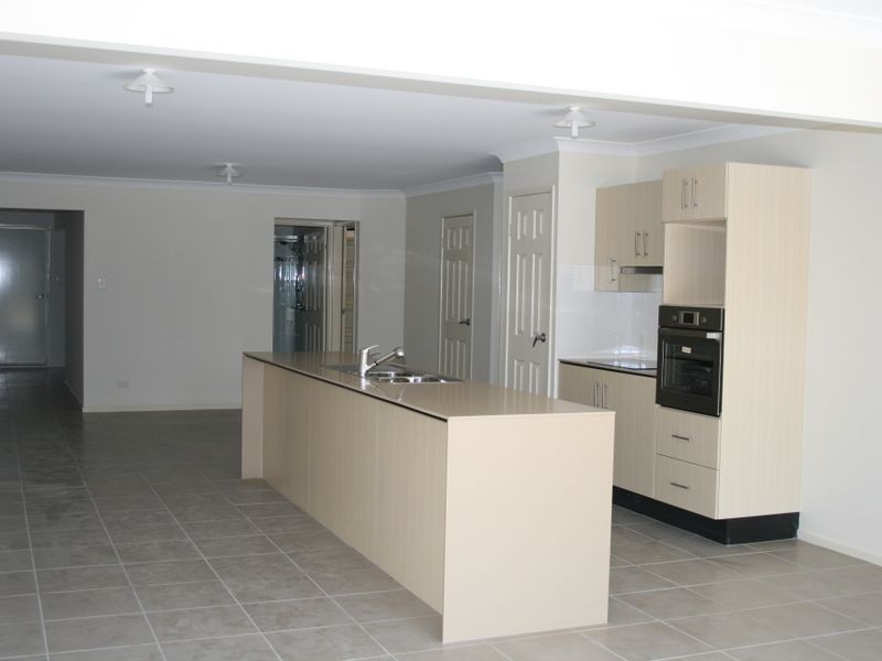 Unit 2, 2 Rose Lea Court, Warwick QLD 4370