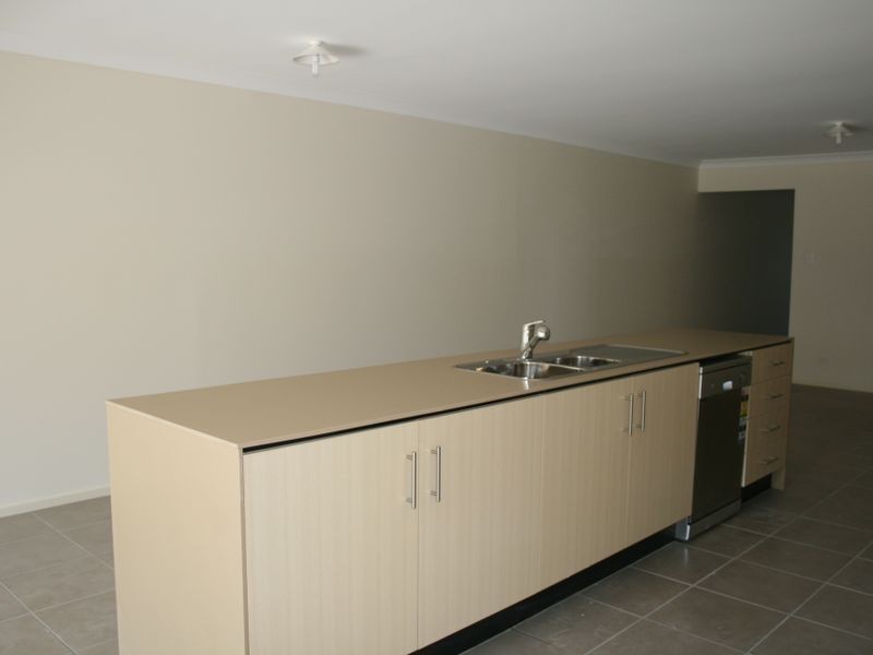 Unit 2, 2 Rose Lea Court, Warwick QLD 4370