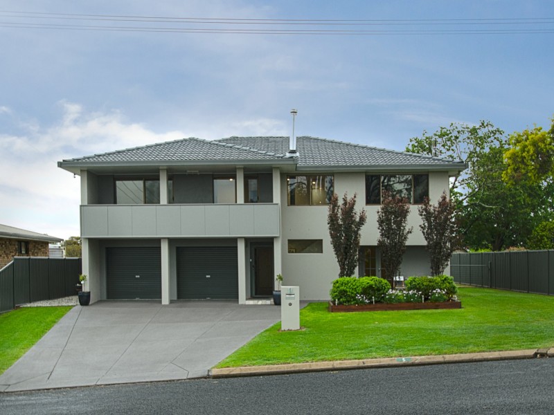 5 ANN ST, Warwick QLD 4370