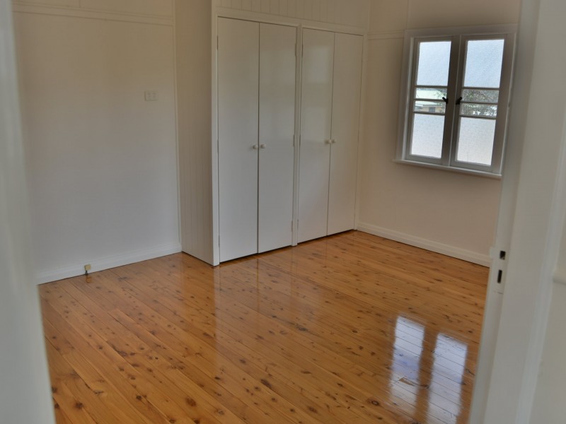 152 Wood Street, Warwick QLD 4370