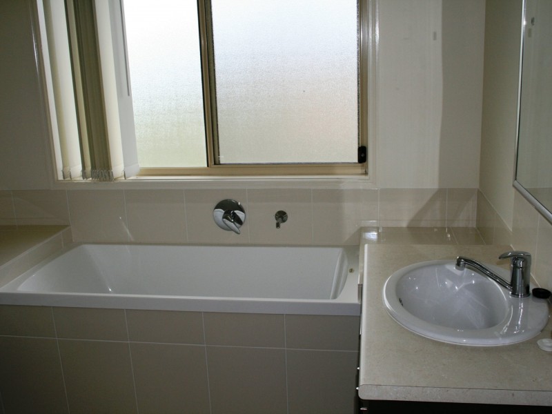 1/4 Lomandra Court, Warwick QLD 4370