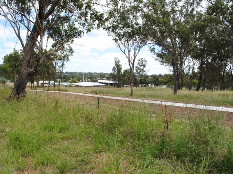 63 Oxenham, Warwick QLD 4370