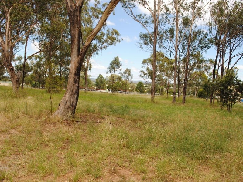 63 Oxenham, Warwick QLD 4370