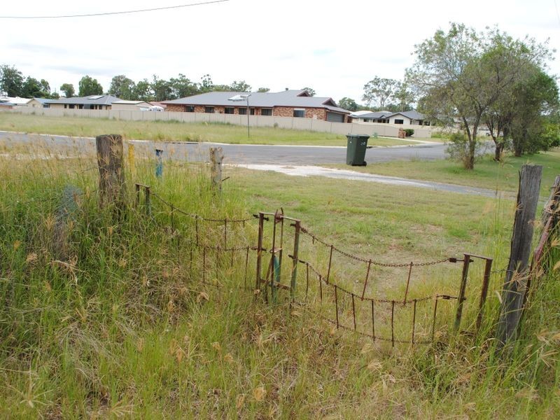 63 Oxenham, Warwick QLD 4370