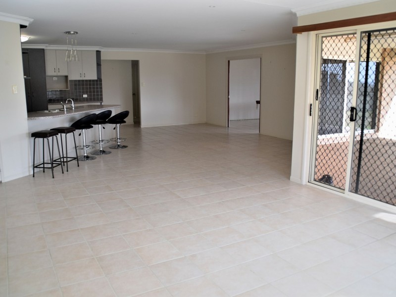 52 Doncaster Drive, Rosenthal Heights QLD 4370