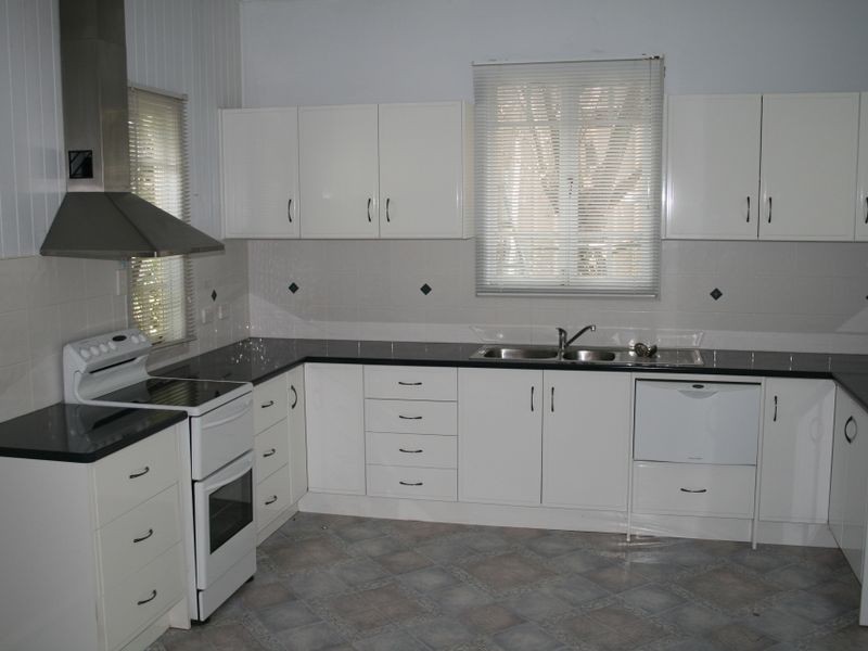 11 Coe Street, Warwick QLD 4370