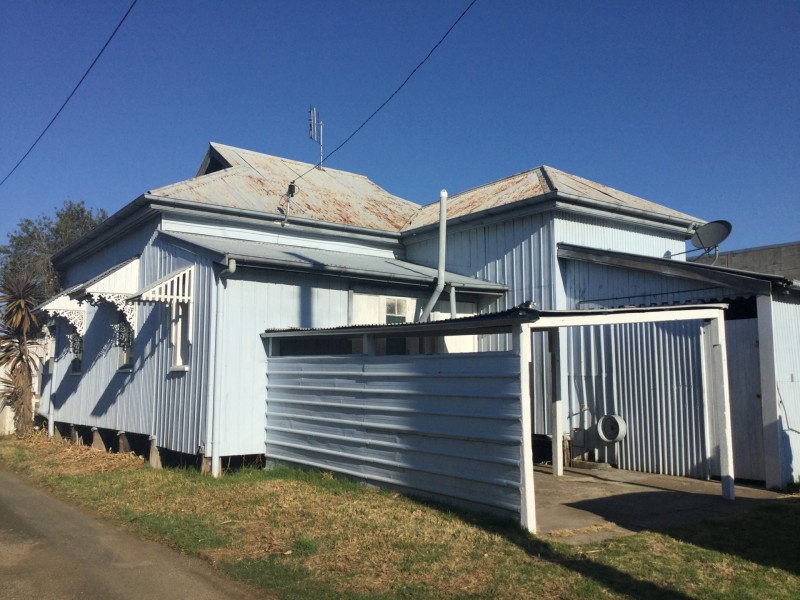 4 Frank Avenue, Warwick QLD 4370