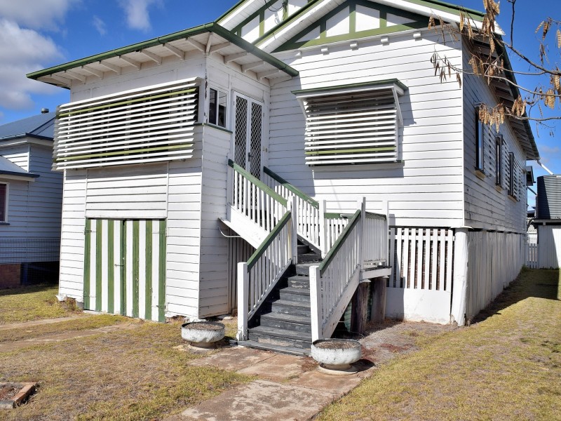 16 Wood Street, Warwick QLD 4370