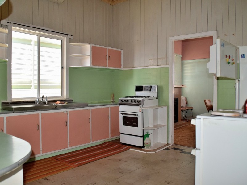 16 Wood Street, Warwick QLD 4370