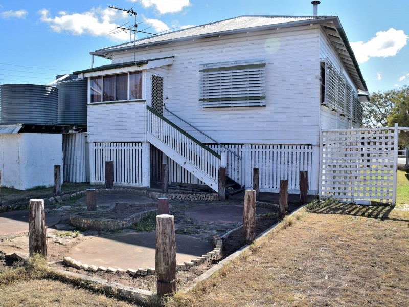 16 Wood Street, Warwick QLD 4370