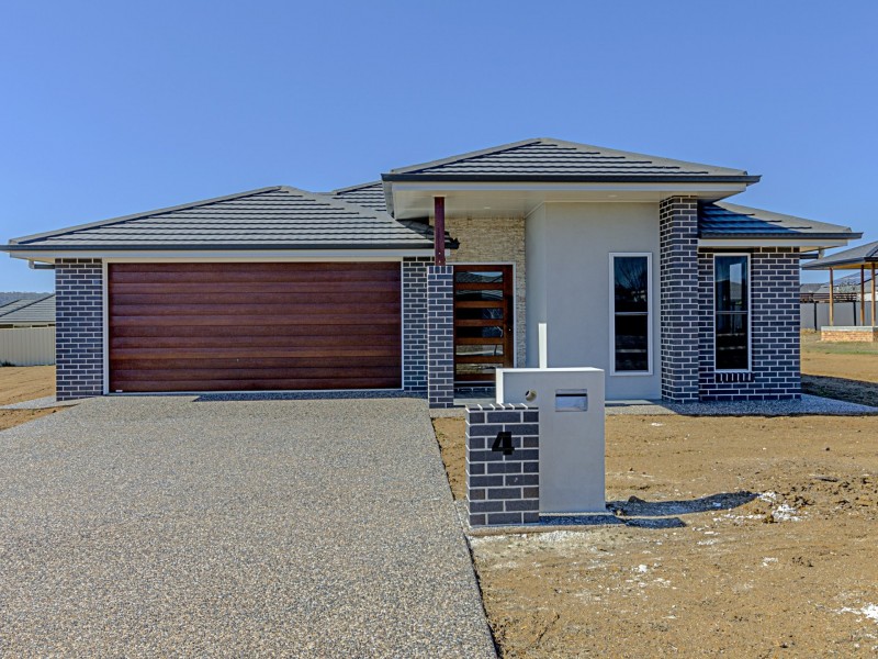 4 Derby Drive, Rosenthal Heights QLD 4370