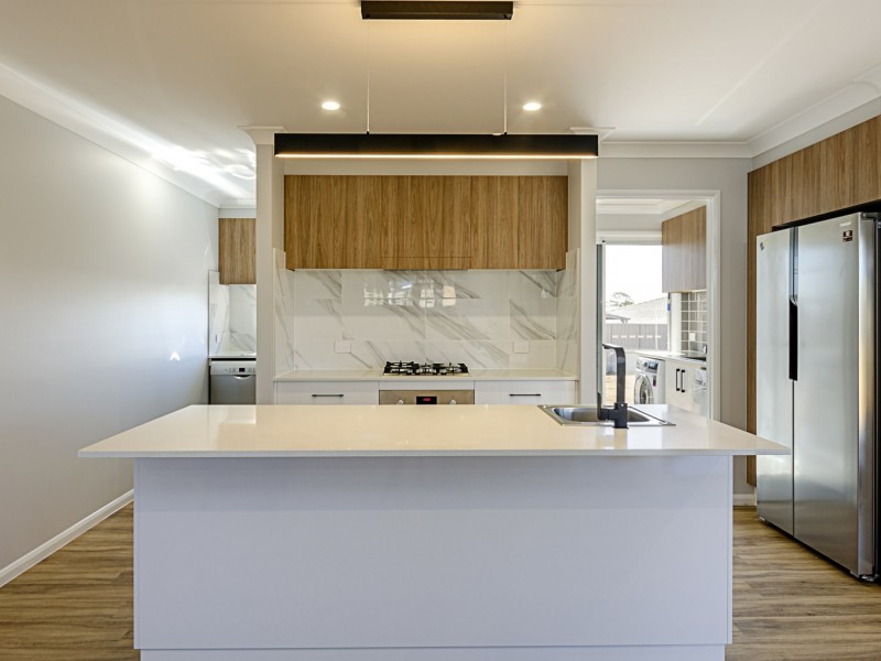 4 Derby Drive, Rosenthal Heights QLD 4370