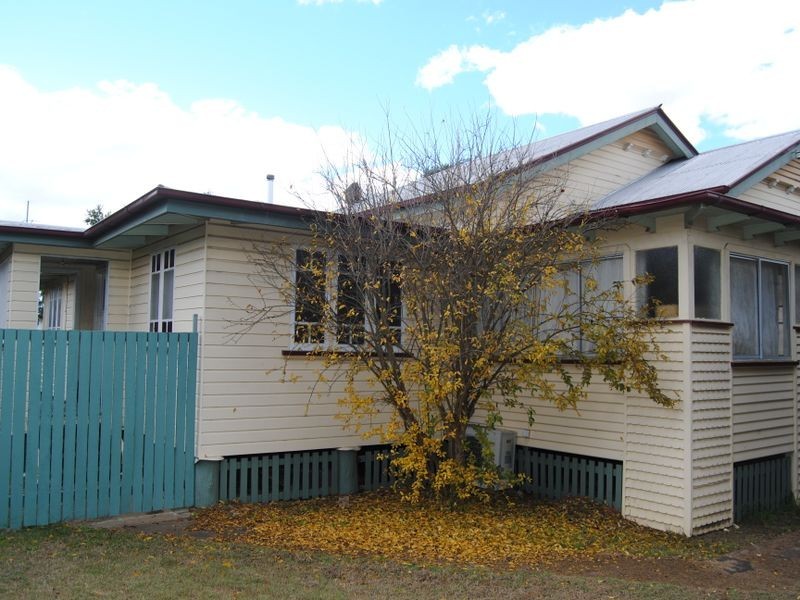 27 Pratten Street, Warwick QLD 4370