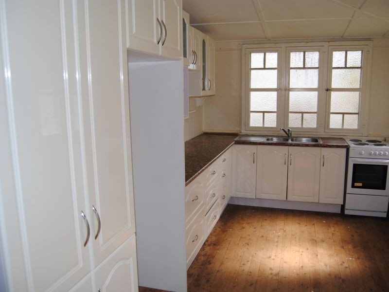 27 Pratten Street, Warwick QLD 4370