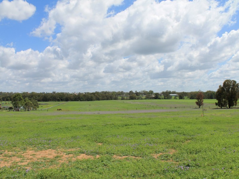 211 Homestead Road, Rosenthal Heights QLD 4370