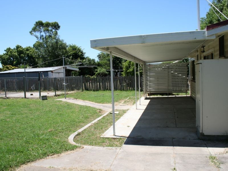 27 Oak Avenue, Warwick QLD 4370