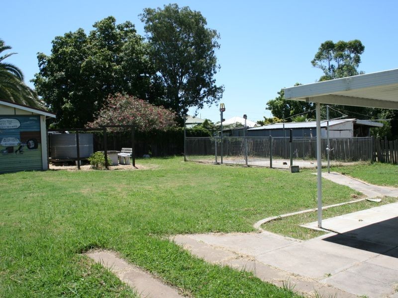 27 Oak Avenue, Warwick QLD 4370