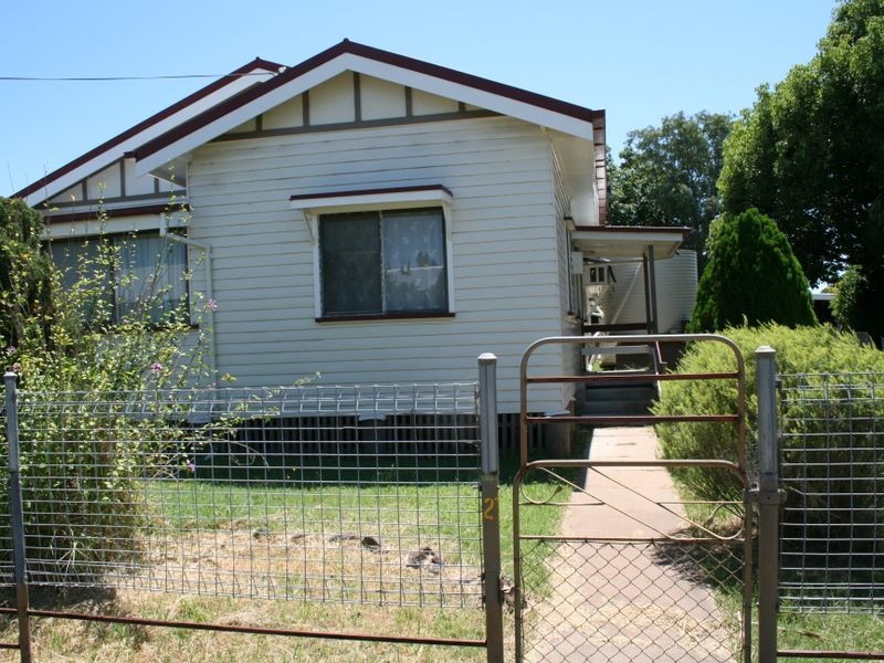 27 Oak Avenue, Warwick QLD 4370