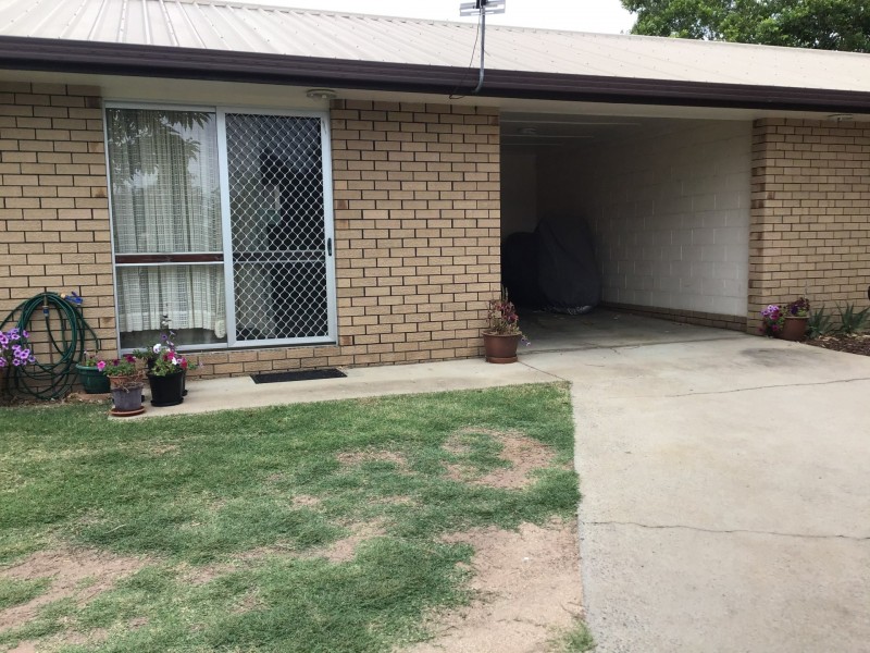 2/27 Wilga Avenue, Warwick QLD 4370