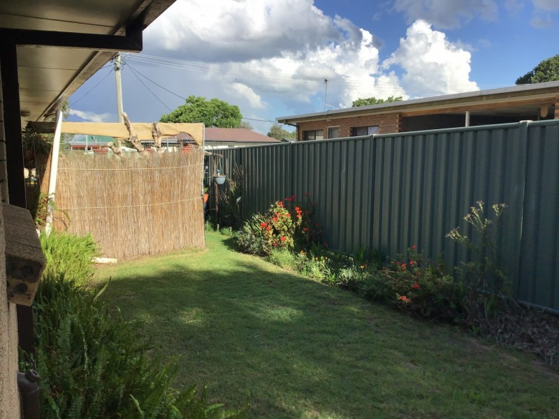 2/27 Wilga Avenue, Warwick QLD 4370